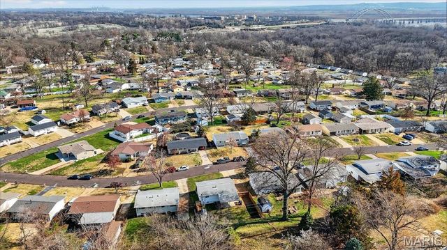 206 Freeman Drive, Oakville, MO 63129