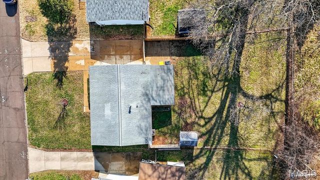 206 Freeman Drive, Oakville, MO 63129