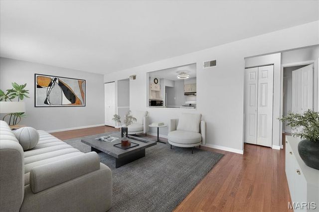 206 Freeman Drive, Oakville, MO 63129