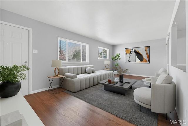 206 Freeman Drive, Oakville, MO 63129