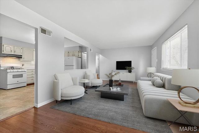 206 Freeman Drive, Oakville, MO 63129