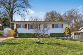 206 Freeman Drive, Oakville, MO 63129