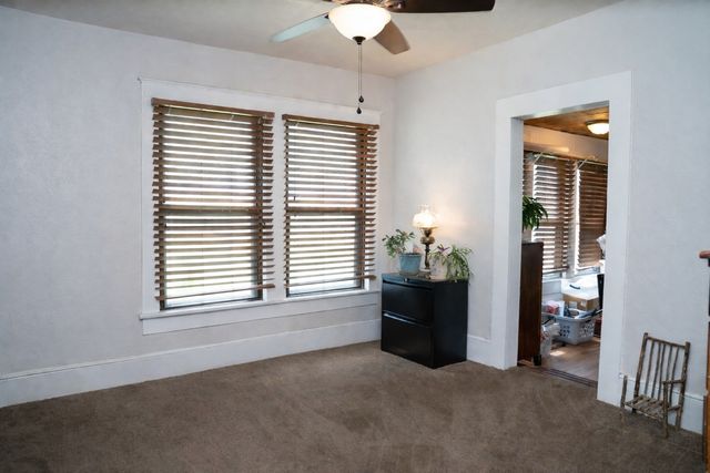 801 S Hall Street, Ennis, TX 75119