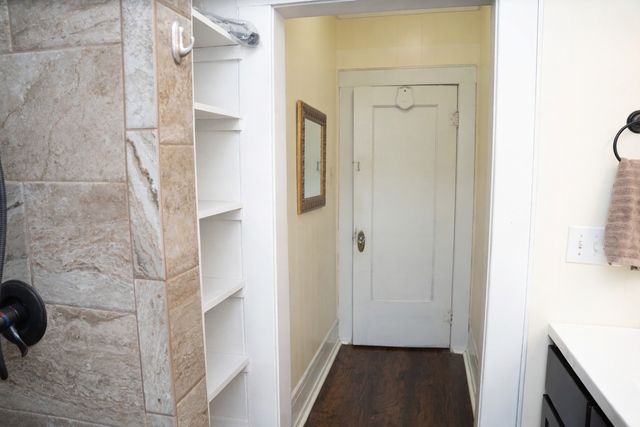 801 S Hall Street, Ennis, TX 75119