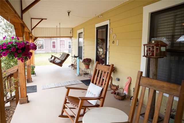 801 S Hall Street, Ennis, TX 75119