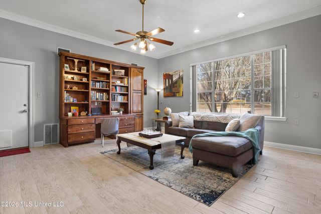 3824 Chaumont Circle, Ocean Springs, MS 39564