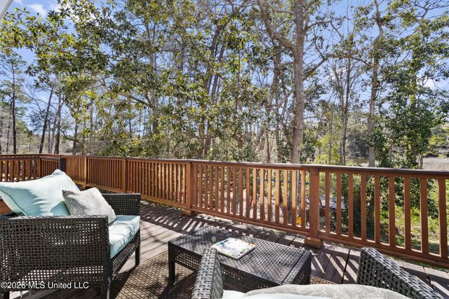 3824 Chaumont Circle, Ocean Springs, MS 39564