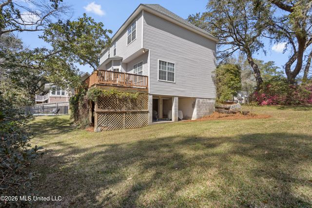 3824 Chaumont Circle, Ocean Springs, MS 39564