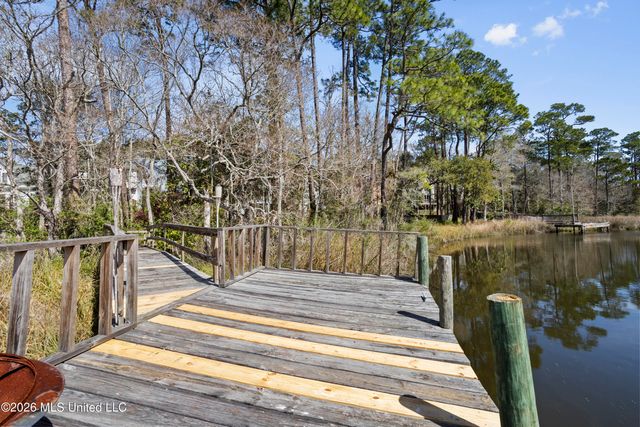 3824 Chaumont Circle, Ocean Springs, MS 39564