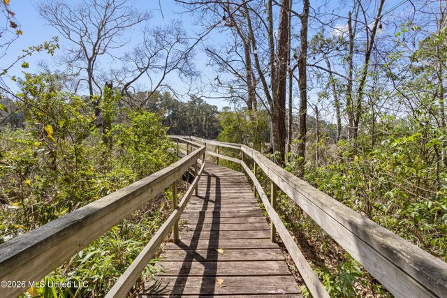 3824 Chaumont Circle, Ocean Springs, MS 39564