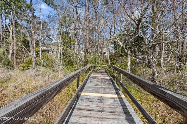 3824 Chaumont Circle, Ocean Springs, MS 39564