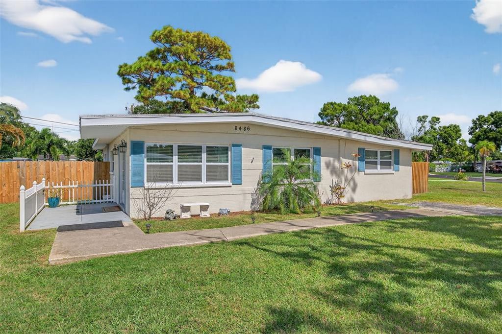 8486 PELICAN LANE, Seminole, FL 33777