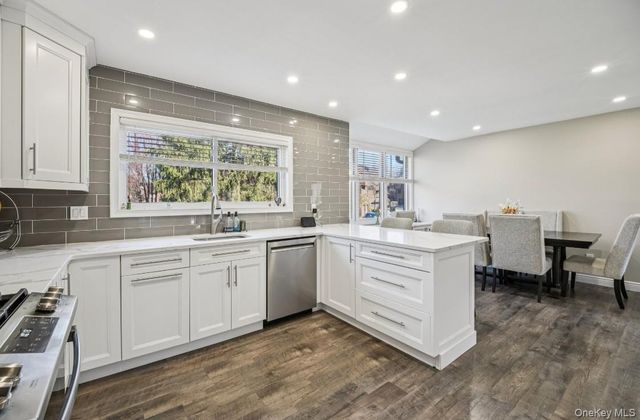 36 Tulip Court, Nanuet, NY 10954
