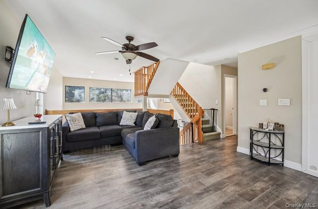 36 Tulip Court, Nanuet, NY 10954