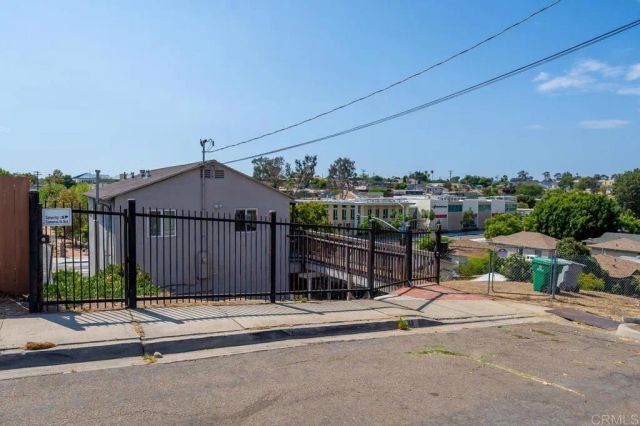 648 51 Street, San Diego, CA 92114