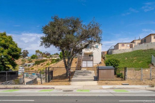 648 51 Street, San Diego, CA 92114