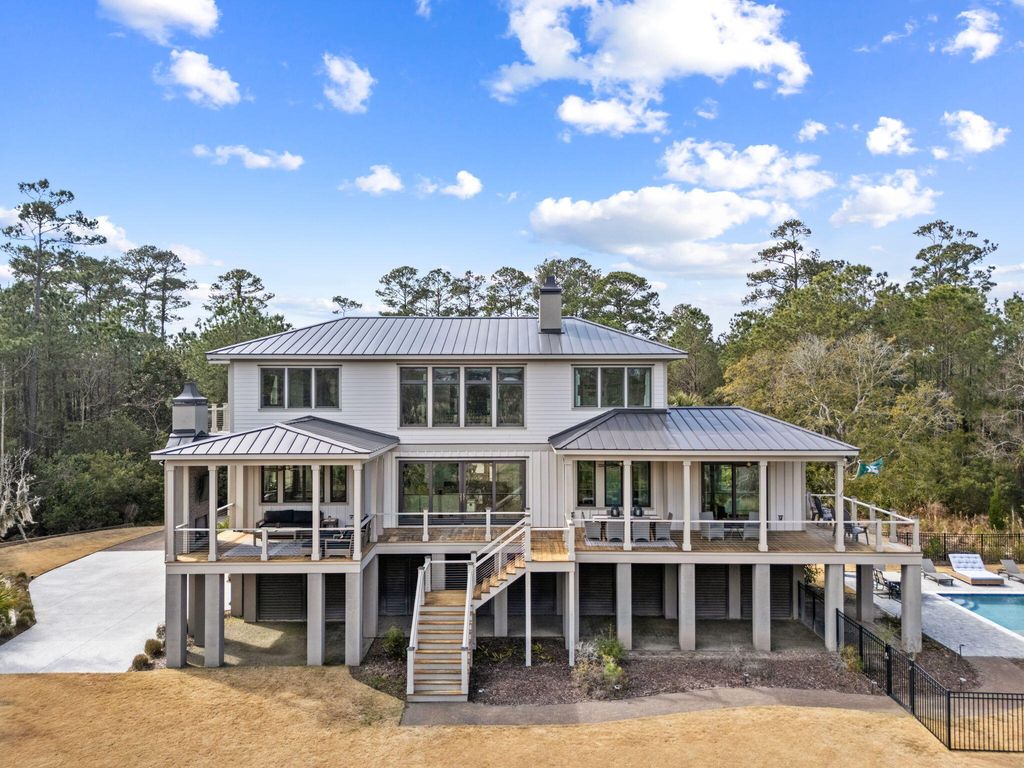 Image 4 of property listing at 4121 Golf Cottage Lane, Johns Island, SC 29455
