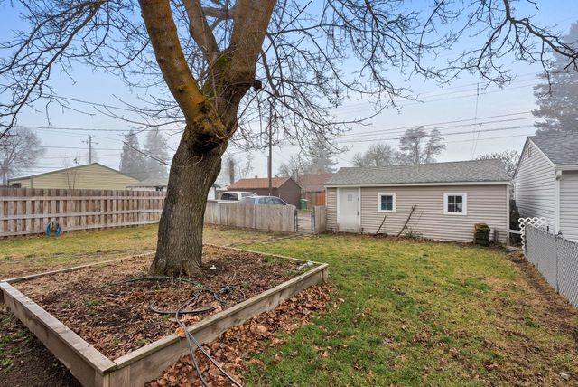 4211 N Wall St, Spokane, WA 99205