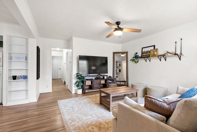 4211 N Wall St, Spokane, WA 99205