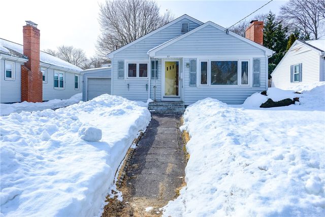 77 Gardiner Avenue, East Providence, RI 02914
