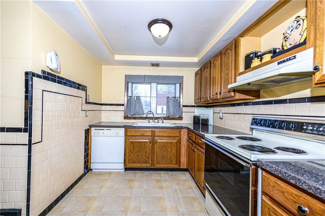 77 Gardiner Avenue, East Providence, RI 02914