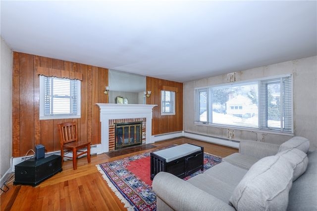 77 Gardiner Avenue, East Providence, RI 02914