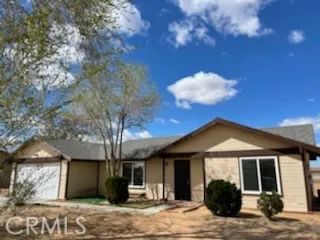 22276 Minnetonka Road, Apple Valley, CA 92308