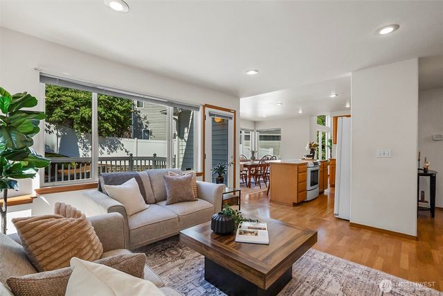 8721 128th Avenue NE, Kirkland, WA 98033