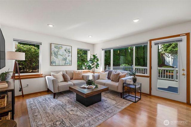 8721 128th Avenue NE, Kirkland, WA 98033