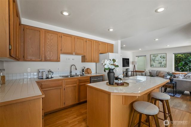 8721 128th Avenue NE, Kirkland, WA 98033