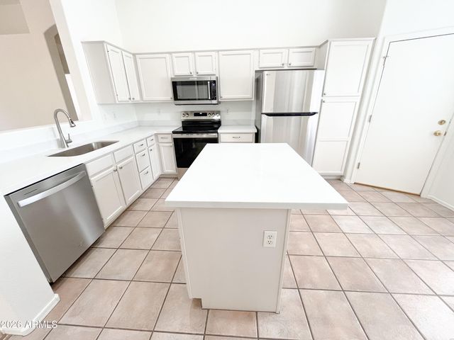 1282 W MACAW Drive, Chandler, AZ 85286