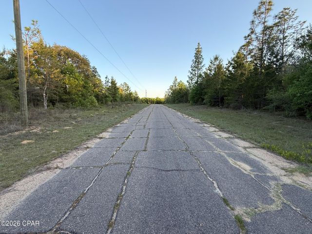 4131 Cambridge Drive, Chipley, FL 32428