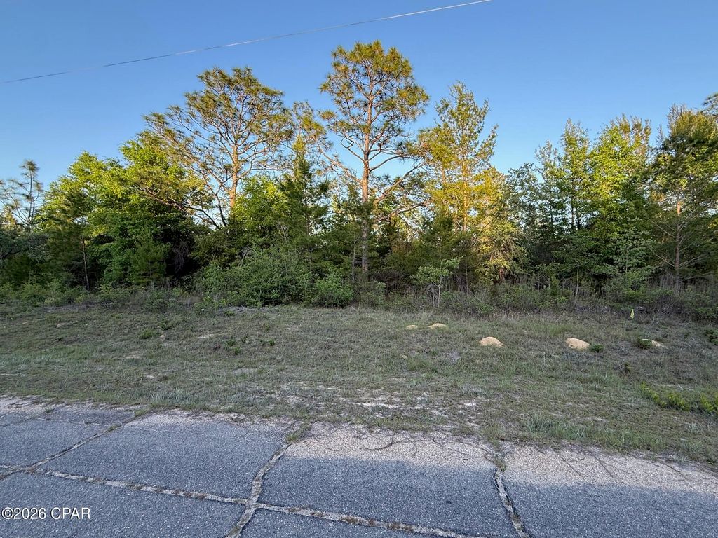 4131 Cambridge Drive, Chipley, FL 32428