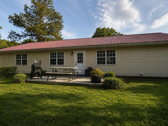 65 Briarwood Drive, Summerville, GA 30747