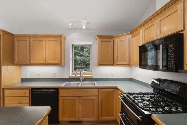 8182 Lori Lane, Woodbury, MN 55125