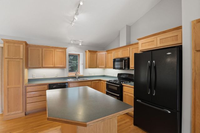 8182 Lori Lane, Woodbury, MN 55125
