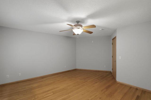 8182 Lori Lane, Woodbury, MN 55125