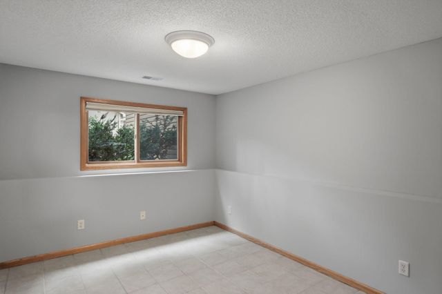 8182 Lori Lane, Woodbury, MN 55125