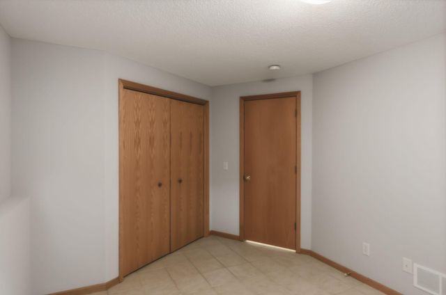 8182 Lori Lane, Woodbury, MN 55125