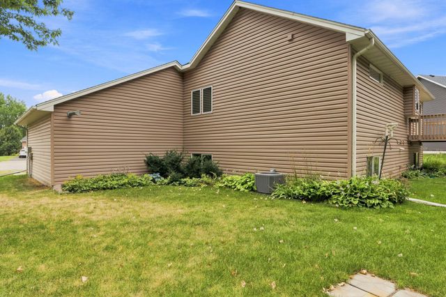 8182 Lori Lane, Woodbury, MN 55125
