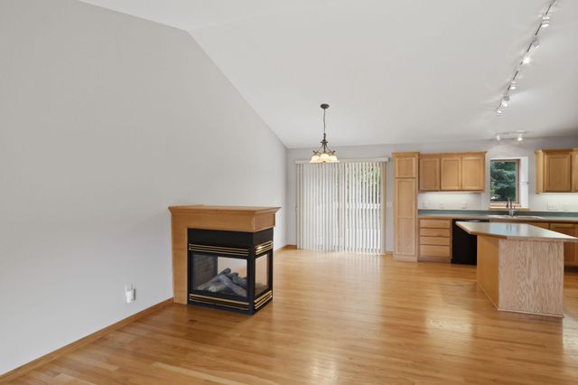 8182 Lori Lane, Woodbury, MN 55125