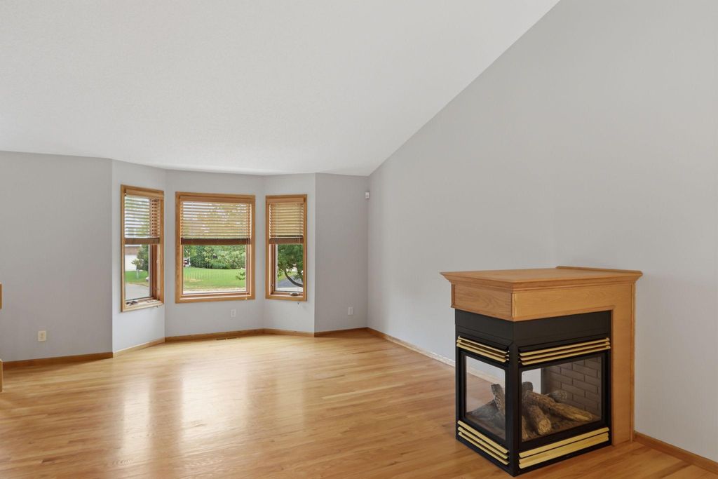 8182 Lori Lane, Woodbury, MN 55125 — photo 2
