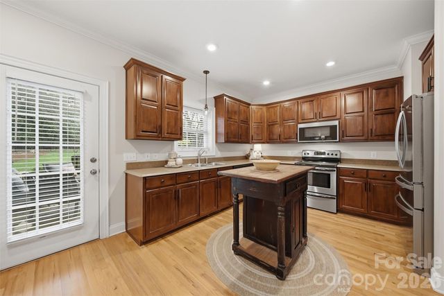 2716 Charleston Court, Claremont, NC 28610