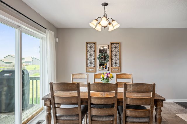 1208 Pleasant Street SE, Bondurant, IA 50035