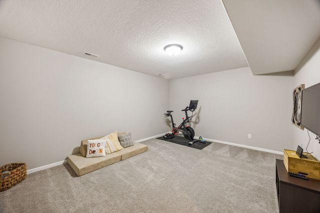 1208 Pleasant Street SE, Bondurant, IA 50035