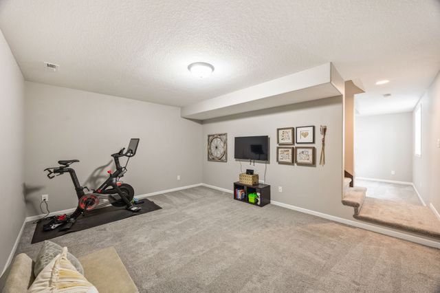 1208 Pleasant Street SE, Bondurant, IA 50035