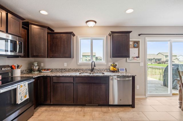 1208 Pleasant Street SE, Bondurant, IA 50035