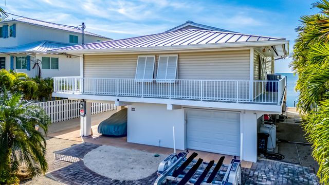E 556 Caribbean Drive, Summerland Key, FL 33042