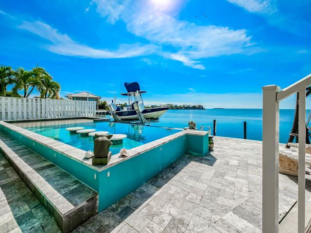 E 556 Caribbean Drive, Summerland Key, FL 33042