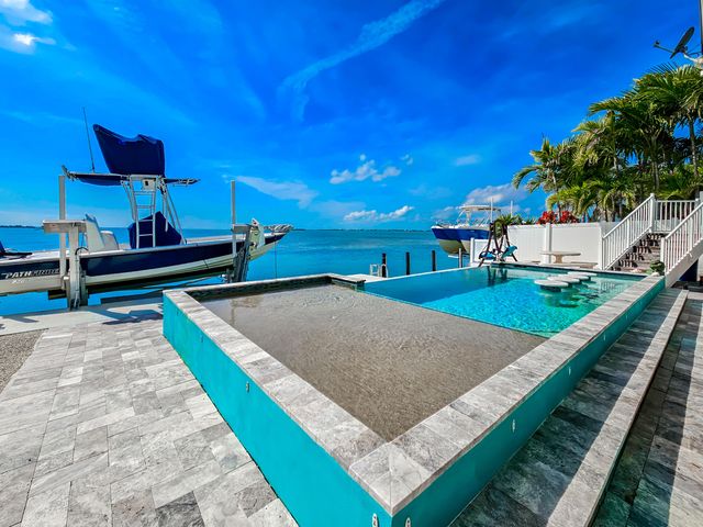 E 556 Caribbean Drive, Summerland Key, FL 33042